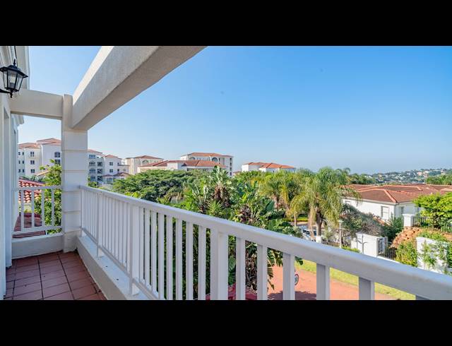 4 BEDROOM APARTMENT FOR SALE IN LA LUCIA